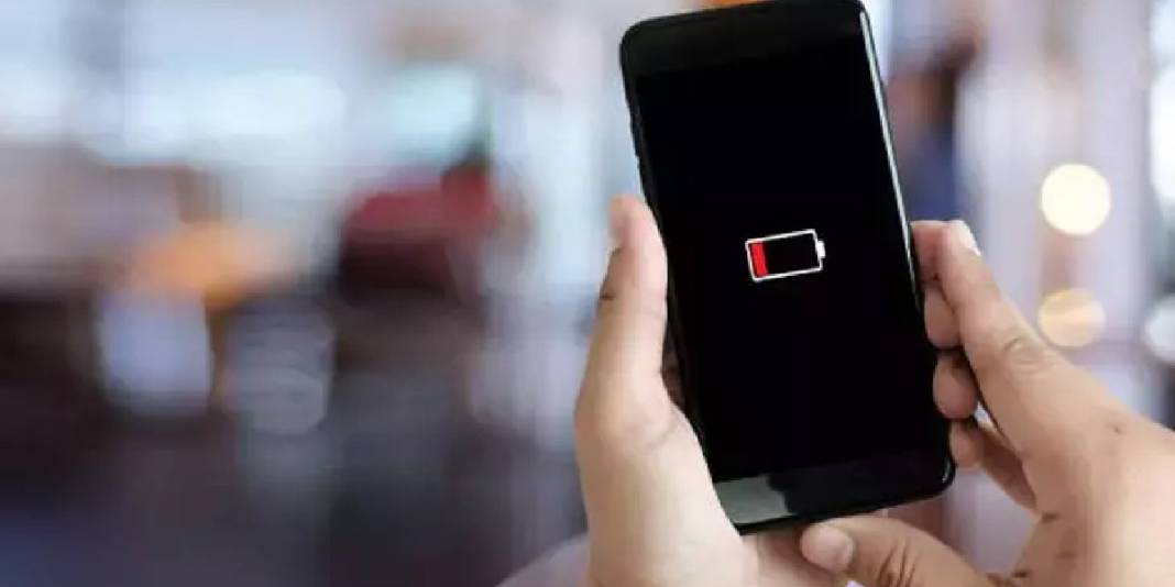 Herkes bilmeden bu hatayı yapıyor, akıllı telefonunun ömrünü kısaltıyor! Pil hatasına dikkat: 5 yıl birden kısaltıyor 6